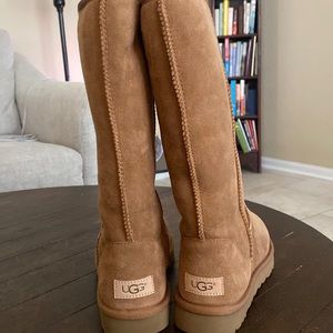 UGG Womens Classic Tall